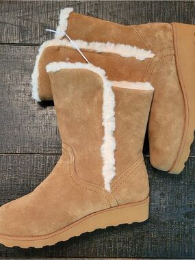 BEARPAW Women's Boots  NWOB , SIZE 8 COLOR HICKORY.